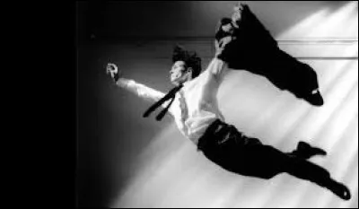 Je vole et j'aide tout le monde !