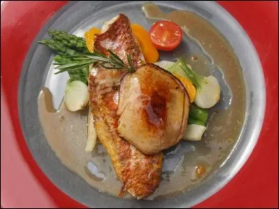 Mais la Bretagne n'est pas en reste, vous pouvez y déguster une "Roulade de Sévigné", un plat à base ...