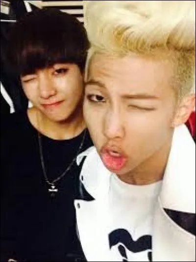 Qui est-ce, à droite ?