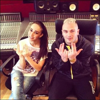 Avec qui Jul a-t-il fait le clip "Problèmes" ?