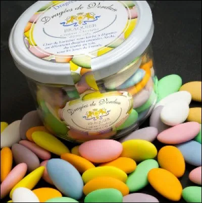 Cette confiserie a été créée en 1220 par un apothicaire de Lorraine. De quelle ville cette dragée est-elle une spécialité ?