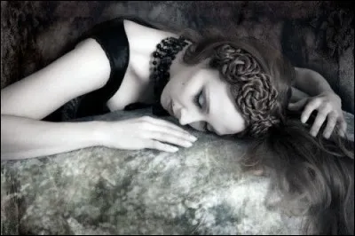 Qui a écrit "Dors ma jolie" ?