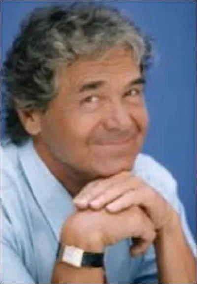 Complétez ces paroles de ''C'est l'printemps'' de Pierre Perret : 

''C'est l'printemps 
Tout le monde ---------------------- à perdre haleine 
Les reins des chattes et des hyènes 
Vont endurer du mauvais temps''