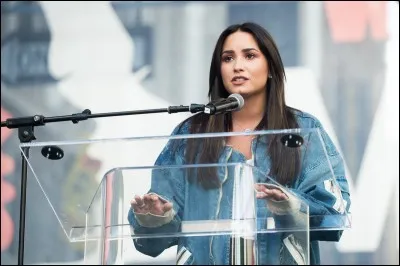 Avec qui est-elle en couple ?