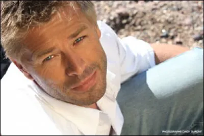 Sur cette photo, s'agit-il d'un sosie ou de la vraie personne ?