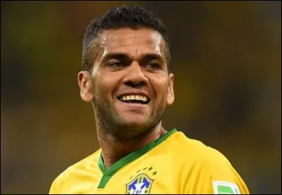 O&ugrave; Dani Alves joue-t-il ?