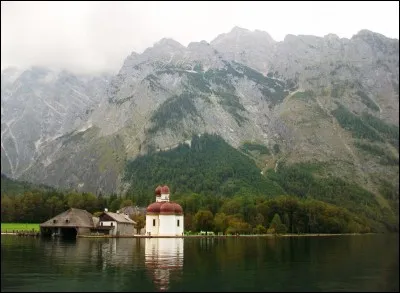 Vous vous trouvez sur la fameuse passerelle de verre surplombant le Grand Canyon. Quelle pensée vous vient à l'esprit ?