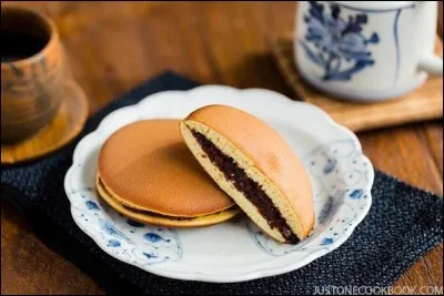 Quelle pâte est utilisé dans le dorayaki (image de dorayaki juste au dessus) ?