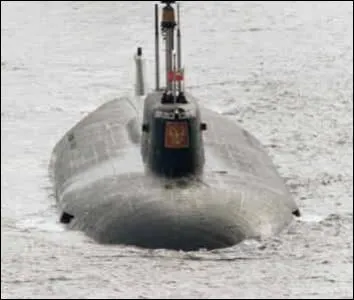 Le 12 ao�t 2000, le sous-marin nucl�aire 'Koursk' K-141 sombra lors de manoeuvres, causant la mort des 118 hommes d'�quipage. Dans quelle mer ces �v�nements eurent-ils lieu ?