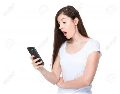 Tu lui envoies : 
- Salut, ça va
Elle te répond :