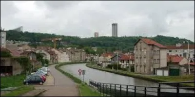 Je vous emmène dans le Grand-Est, à Maxéville. Ville de la métropole du Grand-Nancy, elle se situe dans le département ...