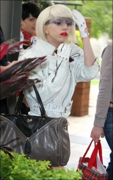 Qui est cette clbrit ?