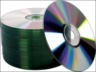 On ne dit pas "Il a des CD", mais :
