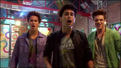 Comment s'appelle le groupe composé de Simón, Pedro et Nicolas (Nico) ?