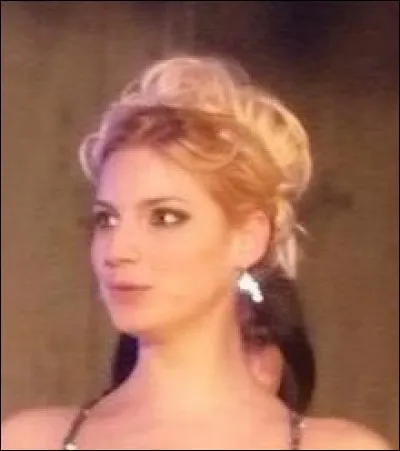 Pour quelle occasion Nadège a-t-elle porté cette coiffure ?