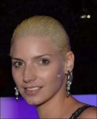 Dans quelle ville a-t-elle porté cette coiffure ?