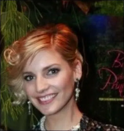 Pour quelle soirée caritative a-t-elle porté cette coiffure ?