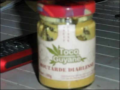 Quelles graines de moutarde sont utilisées pour la confection de la fameuse moutarde de Dijon ?