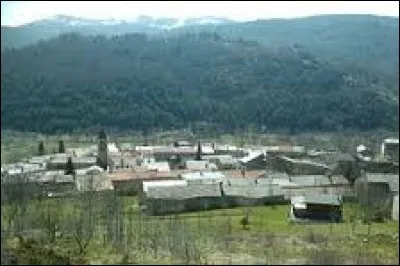 Petit village Ariégeois de 40 habitants, Prades se situe dans l'ancienne région ...