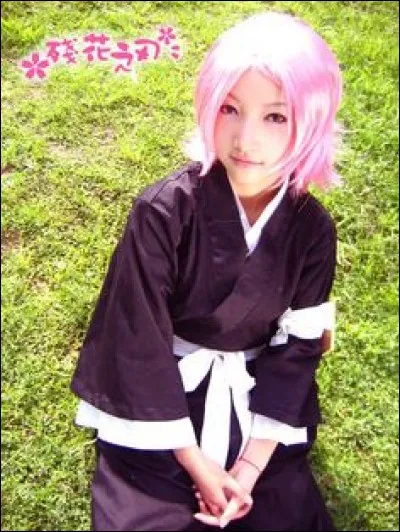 Cette jeune Shinigami suit Kenpachi partout :