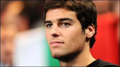 Dans quel club évolue ce joueur ?