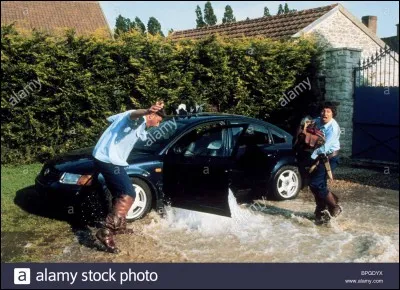 Avec qui Jacouille est-il dans le carrosse ?