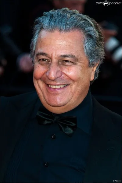 Combien de personnages joue Christian Clavier ?