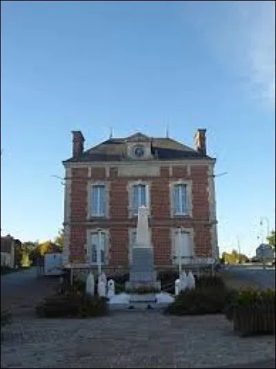 Ancienne commune de l'ex Basse-Normandie, dans le Perche, La Lande-sur-Eure se situe dans le département ...