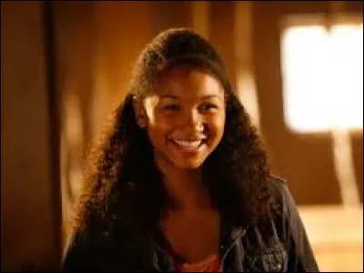 Qui joue le rôle de Soraya Duval ?