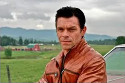 Qui joue le rôle de Wade ?