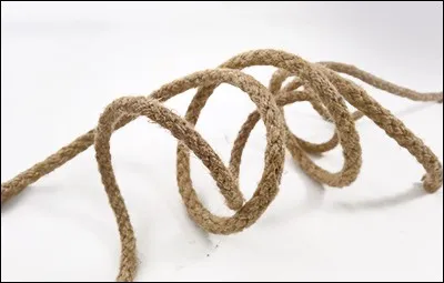 Quand je laisse du jeu à une corde, je la tends au maximum.