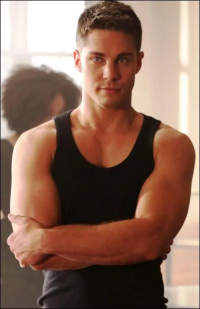 Comment s'appelle ce beau gosse ?