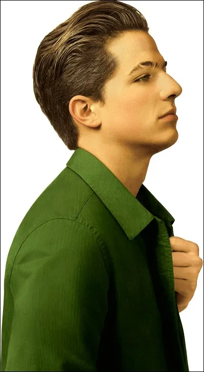 Quel est le nom de son premier album, sorti en 2010 ?