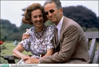 Quelle reine fut veuve le plus longtemps ?