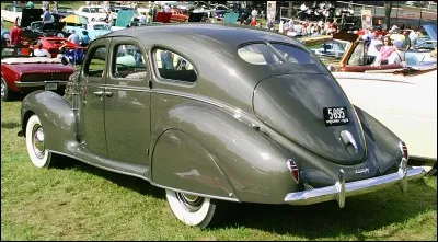 De quelle marque vient la Lincoln Zéphyr ?