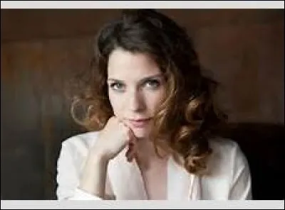 Avec qui Léa sympathise-t-elle ?