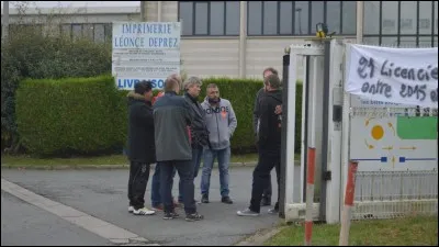 Faites quelque chose, ne restez pas l&agrave;, plant&eacute;(e) comme ...