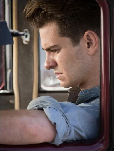 Hormis le fait de ne pas toucher aux armes, quel est l'autre principe de Doss ?