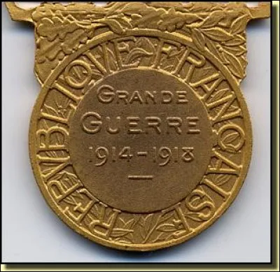 Combien de fois son père a-t-il été décoré après la Grande Guerre ?