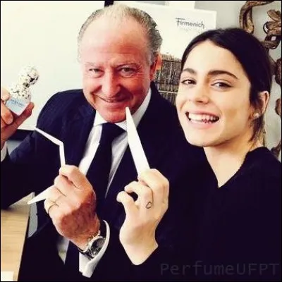 Elle va même sortir un parfum, qui s'appelle :