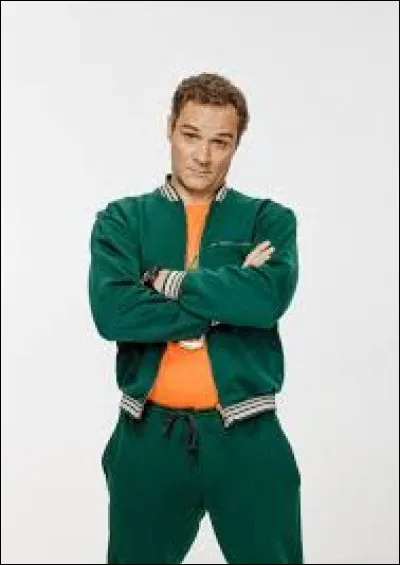 Comment s'appelle ce prof de sport ?