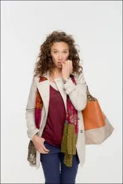 Comment s'appelle cette femme ?