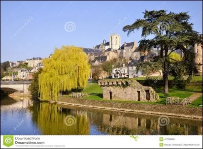 SARTHE - Laquelle de ces villes est traversée par cette rivière du Nord-Ouest de la France ?