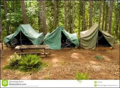 Où se font les camps scouts ?