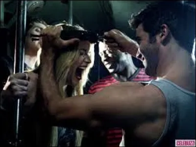 Combien de personnes Derek va-t-il transformer pour créer sa meute ?