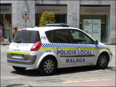 Combien y a-t-il de types de police à Malaga?