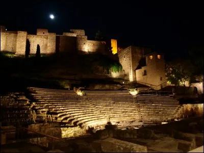 Comment s'appelle la forteresse romaine?