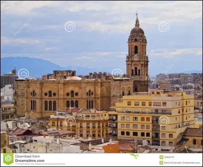 La cathédrale de Malaga est la plus grande et grosse au monde.