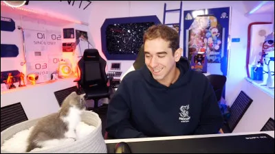 Un jour, VodK finira bien par devenir un zoo ! 😂
Quel autre animal possède t-il ?