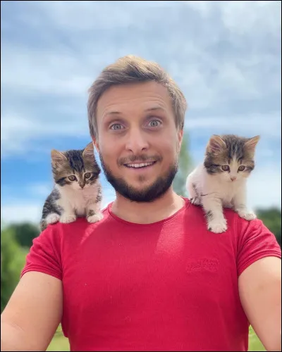 Il y a environ 1 an, en mai 2020, McFly et sa famille ont trouvé 2 petits chatonnes abandonnées. Quels sont leurs noms ?